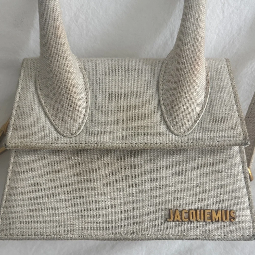 Jacquemus Beige Mini Bag with Gold Accent - Picture 2 of 3